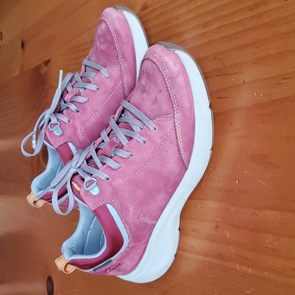 Clarks wave 2.0 nubuck walking shoes